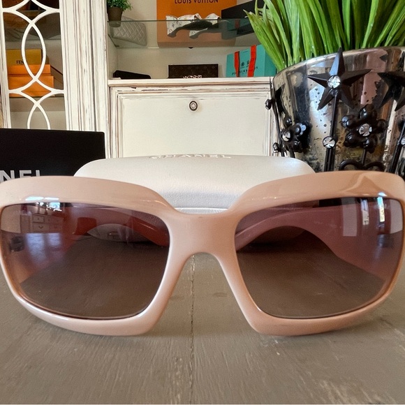 Chanel Sunglasses 5076H - Cream CC-Mother of Pearl Vintage - Picture 2 of 11